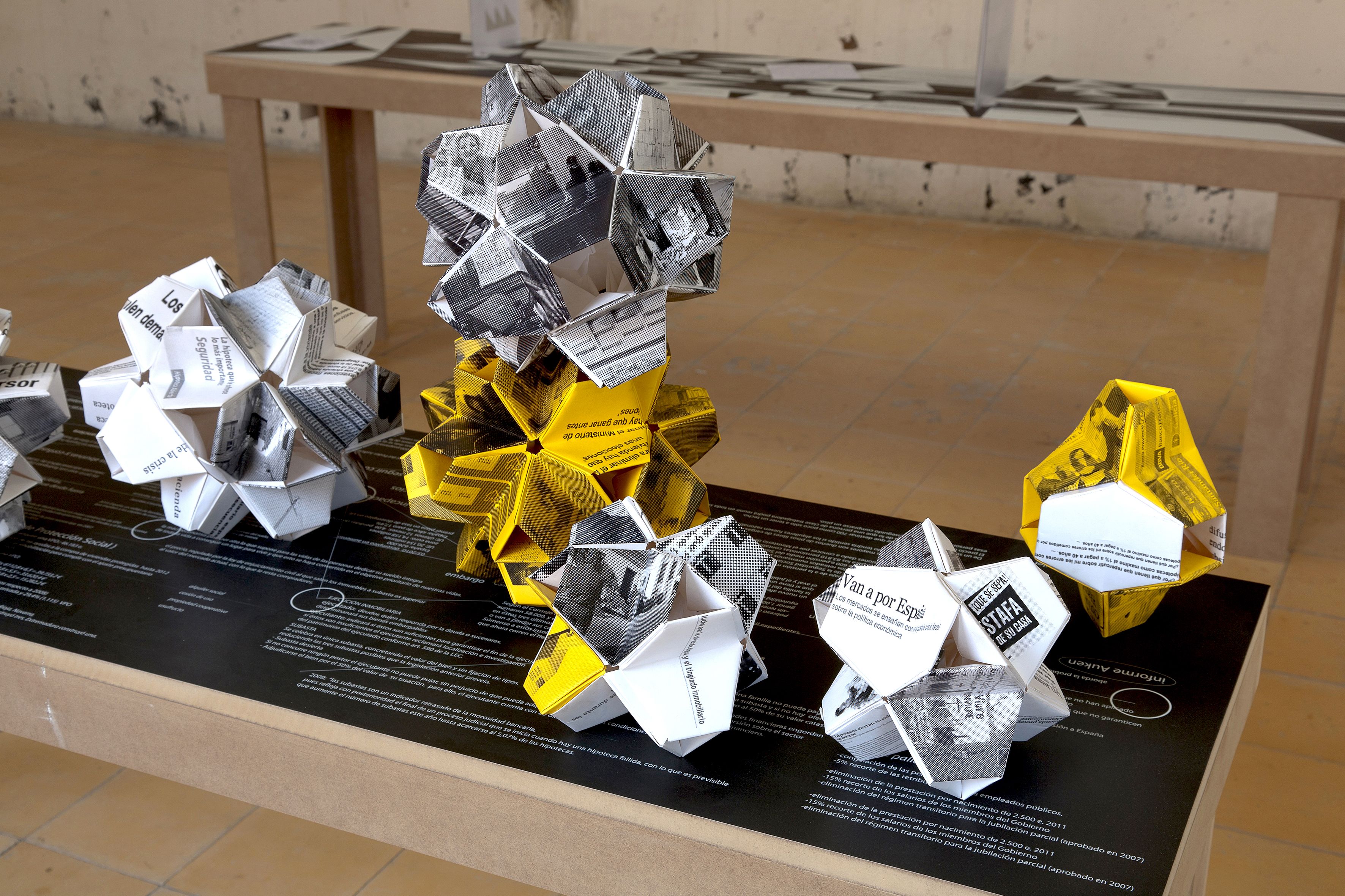 【中古】Manifesta 4: European Biennialof Contemporary Art 25 May to25 August 2002／Iara Boubnova (著)、Martin Fritz(著)、Nuria Enguita Mayo (著)／Hatje Cantz Pub 中古】Manifesta 4: European Biennialof Contemporary Art 25